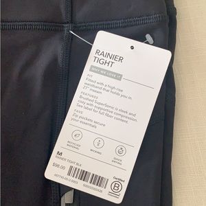 Athleta Rainier tight NWT size 8 Black